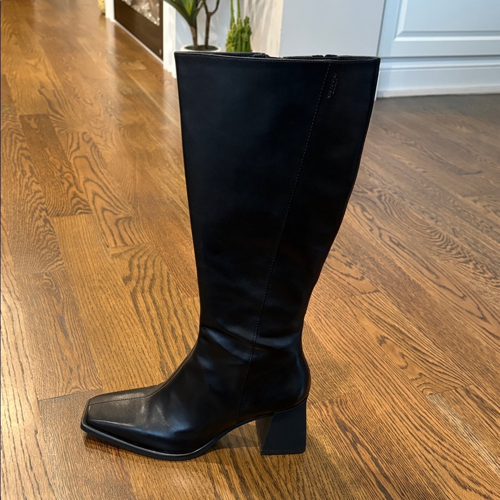 Vagabond Black Heeled Boots - Picture 4 of 14